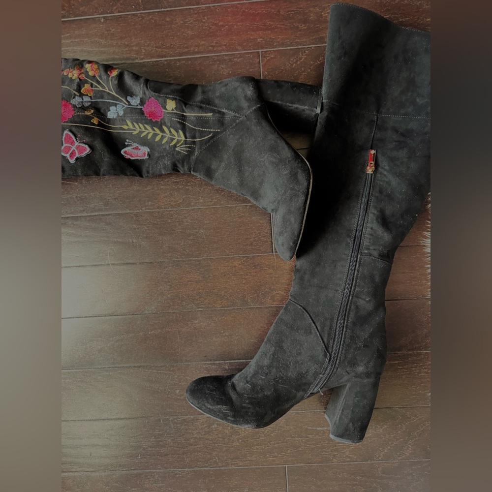 Nanette Lepore Lisette Embroidered Black Knee-High Women's Boots - Picture 4 of 9